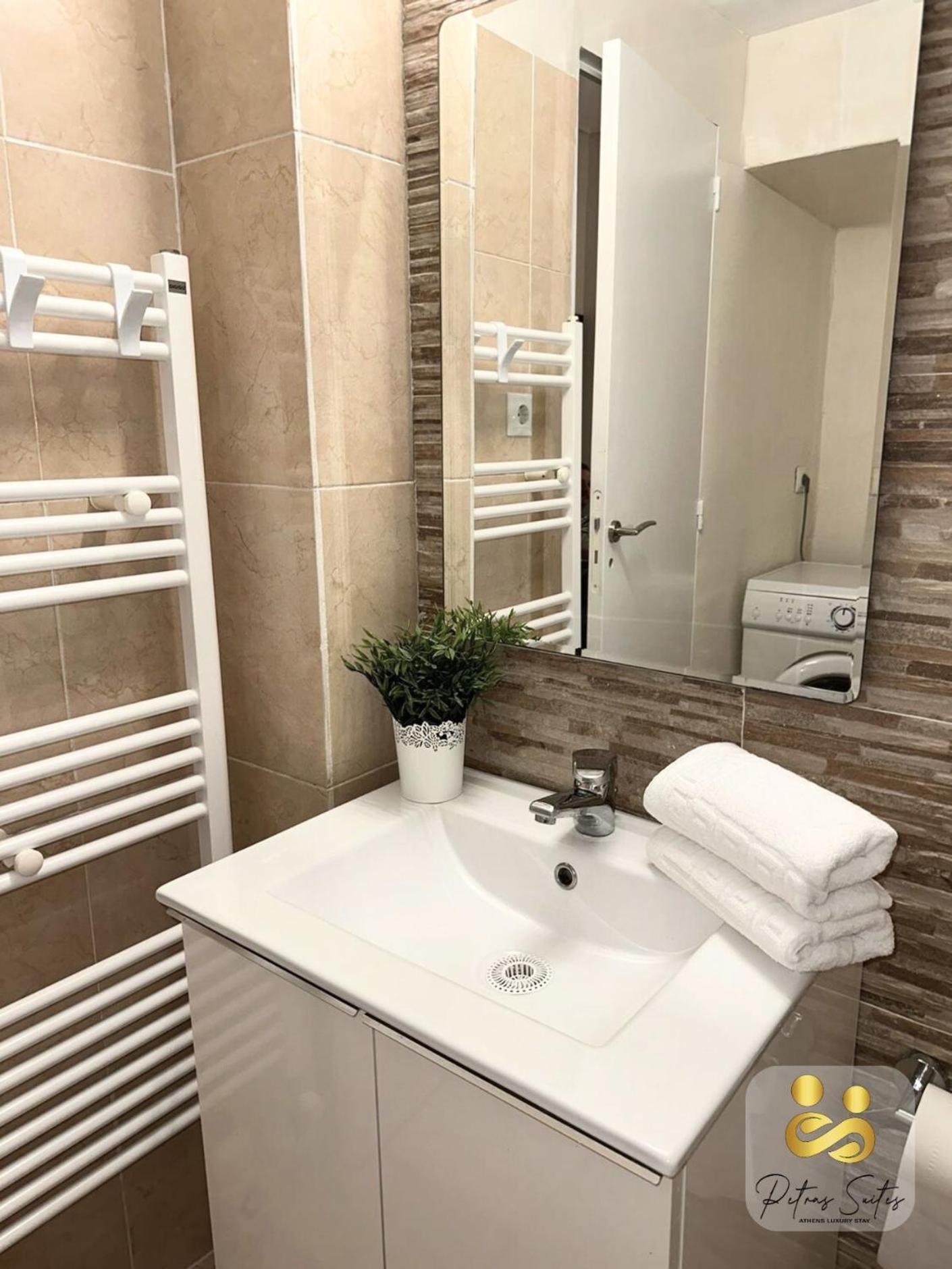 Petras Luxury Suites アテネ エクステリア 写真